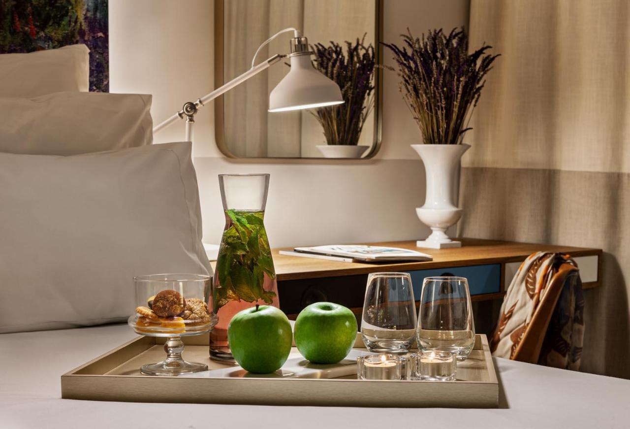 Pestana Douro Riverside - Preferred Hotels & Resorts, Lifestyle Valbom  Экстерьер фото A tray with fruit and water