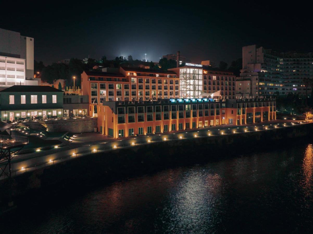 Pestana Douro Riverside - Preferred Hotels & Resorts, Lifestyle Valbom  Экстерьер фото The hotel at night